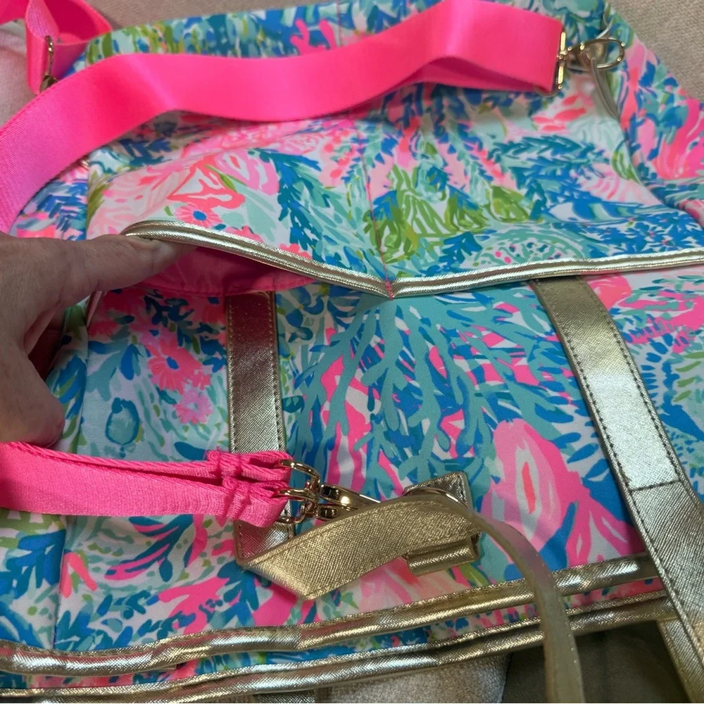 Lilly Pulitzer Vibrant Blue and Pink Tote Backpack - Picture 4 of 9